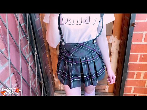 ❤️ Schoolgirl sûget har lul djip en neukt ynstee fan klassen. Kwaliteitsporno op fy.passiveincome1.ru ❤